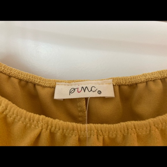 Gold on- or off-shoulder bodycon PINC dress - Picture 2 of 2